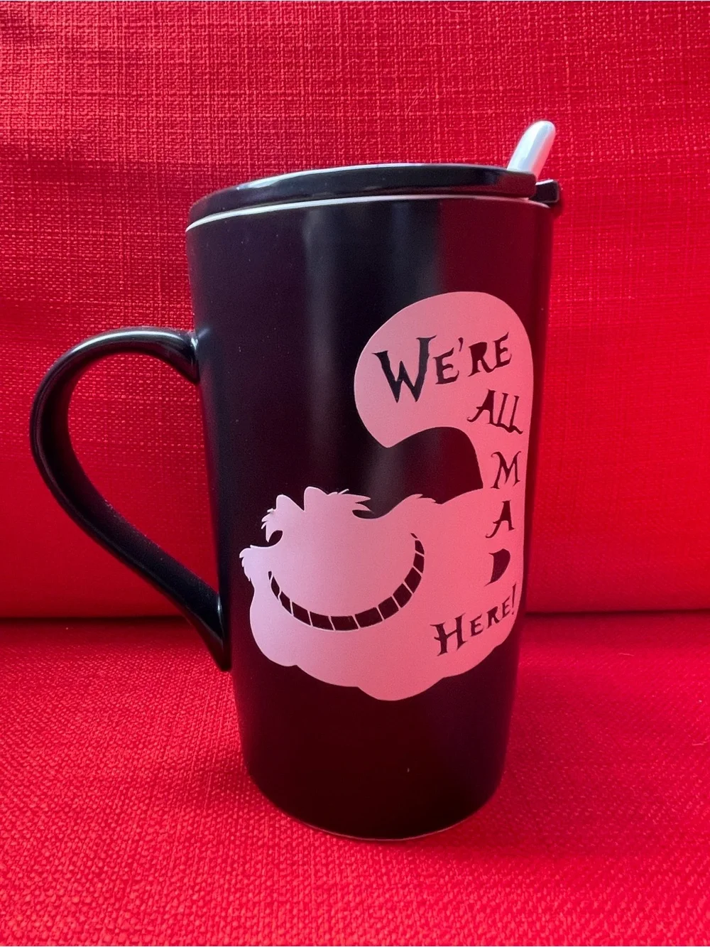 Alice in Wonderland Cheshire Cat ceramic latte mug set.